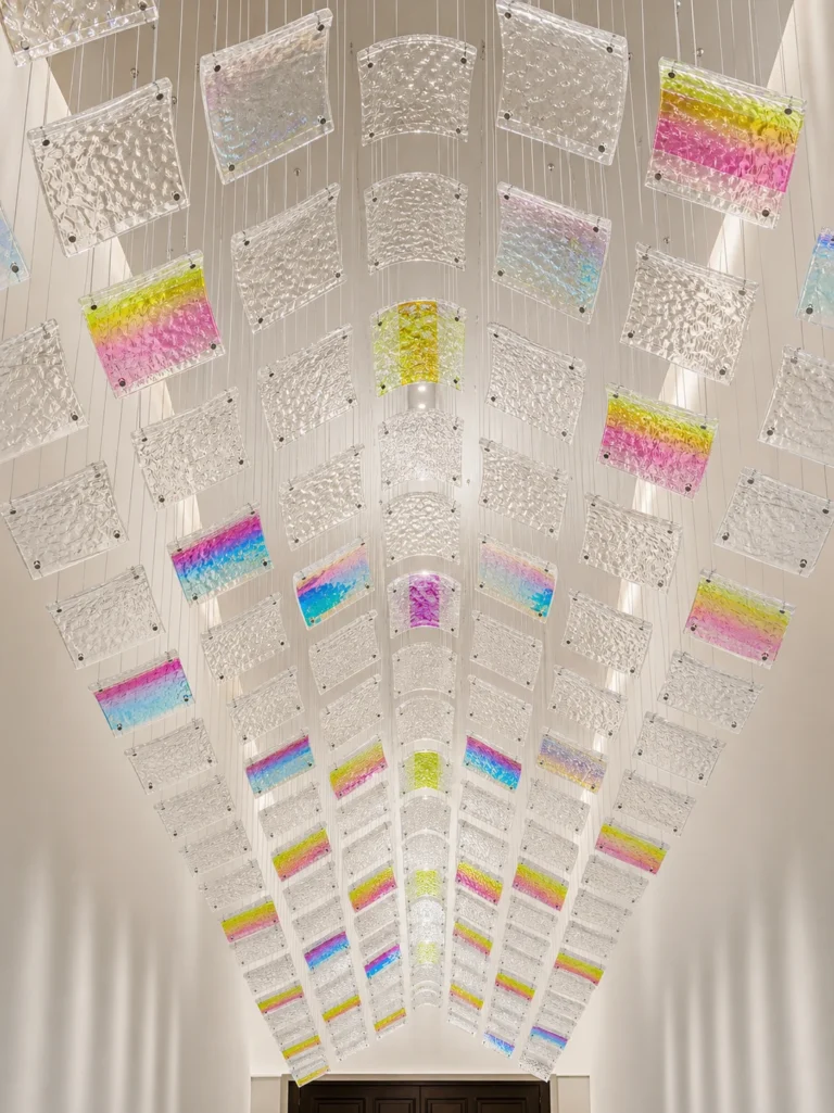 Curved Crystal Tiles — Application reference 008